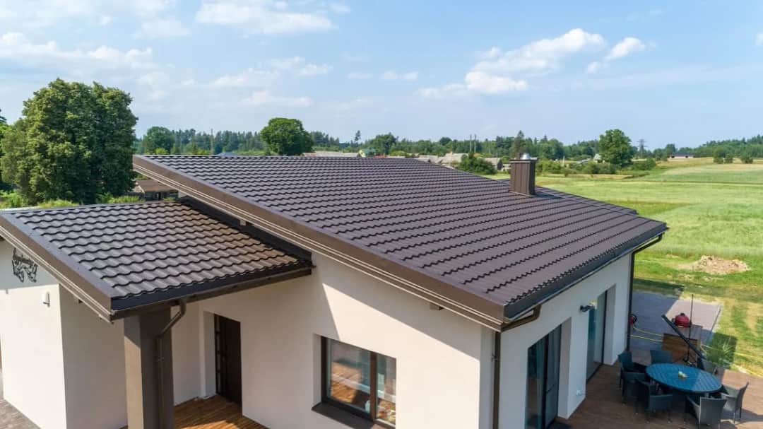 Obróbka blacharska dachu jednospadowego: klucz do trwałości