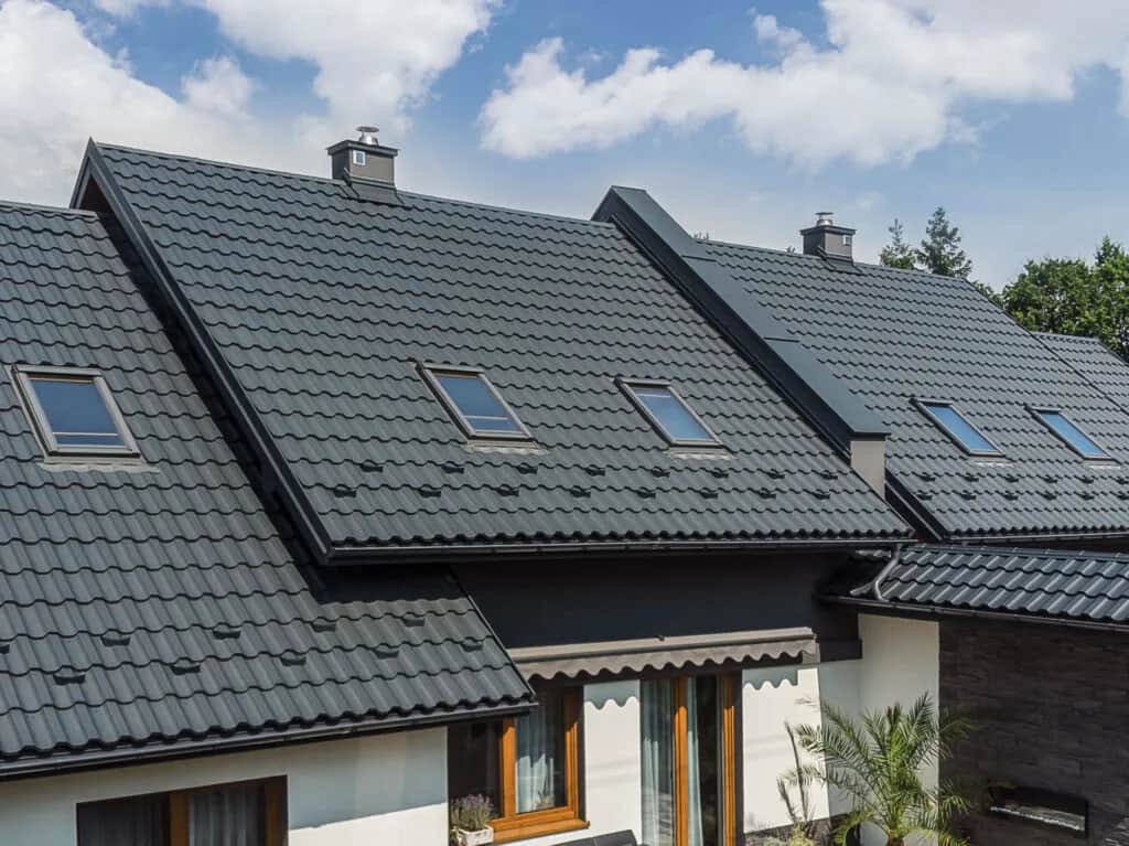 Najlepsza blacha na dach – uniknij kosztownych błędów przy wyborze