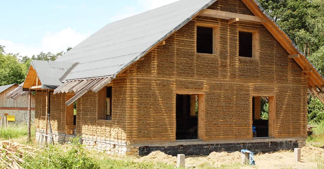 Ile kosztuje budowa domu z gliny? Szacunkowe wydatki i kluczowe czynniki