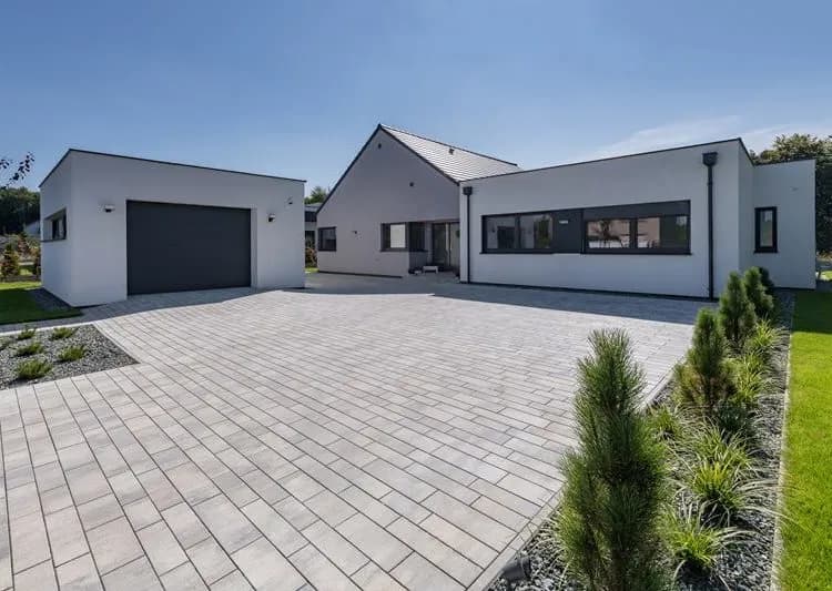 Kostka na podjazd jaki kolor - uniknij błędów przy wyborze barwy