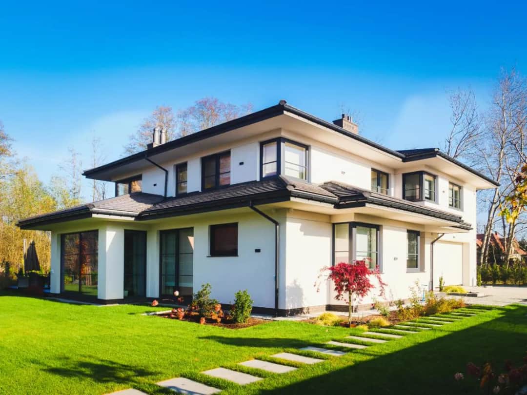 Ile kosztuje budowa domu energooszczędnego? Zobacz zaskakujące wydatki!