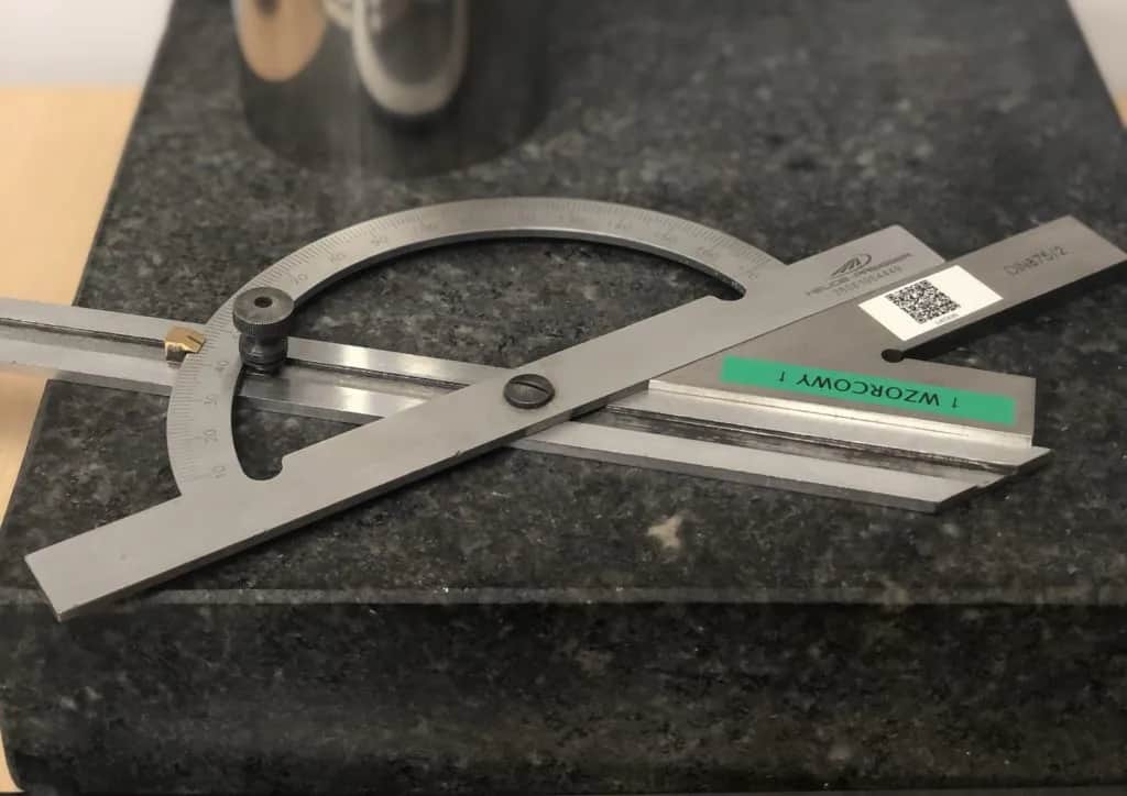 Jak wyznaczyć kąt 35 stopni: 5 skutecznych metod pomiarowych