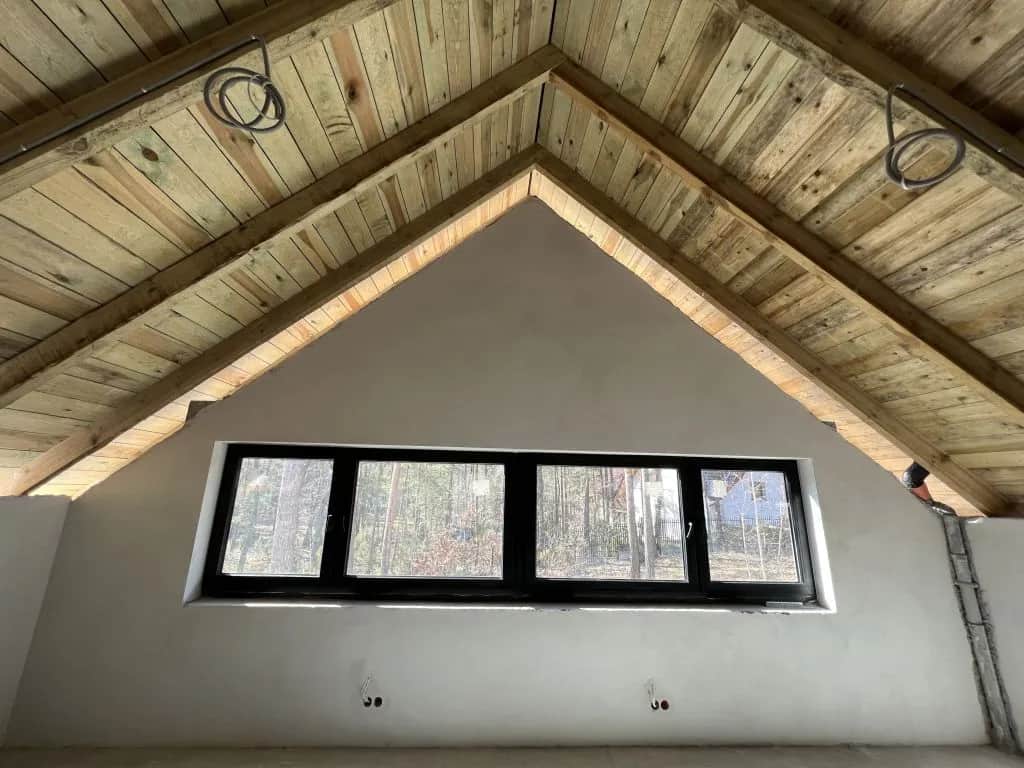 Ściana szczytowa drewniana: kluczowy element konstrukcji domu