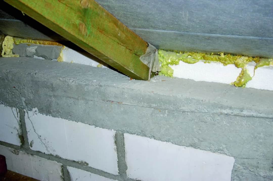 Jak zbudować dach bez murłaty? Innowacyjne techniki konstrukcji