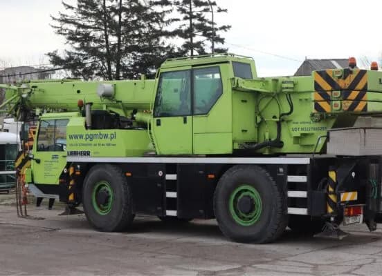 Dźwigi Samojezdne - co to jest i jak działają?