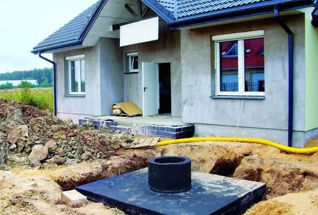 Budowa szamba - ile kosztuje? Poznaj ceny i ukryte wydatki