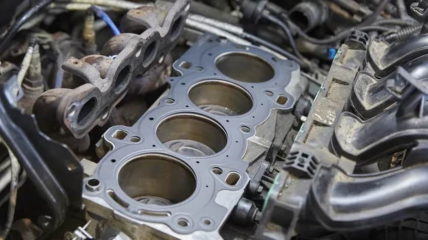 Ile kosztuje remont silnika? Poznaj ukryte koszty naprawy