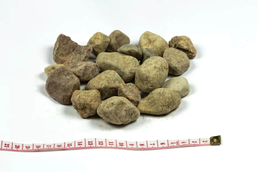 Ile waży 1m³ żwiru 16-32? Sprawdź, aby uniknąć błędów w budowie!