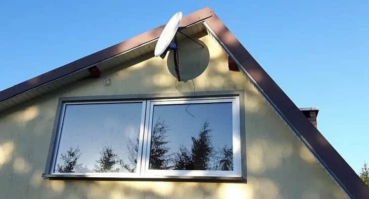 Okna w szczycie na poddaszu: klucz do jasnego i funkcjonalnego wnętrza