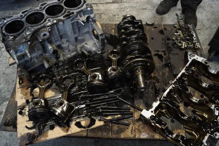 Ile kosztuje kapitalny remont silnika? Zaskakujące ceny i czynniki wpływające.