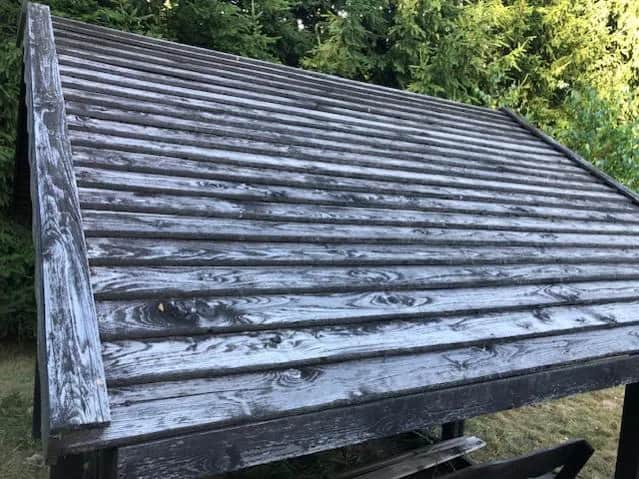 Jak wykonać dach z desek na zakładkę? Krok po kroku