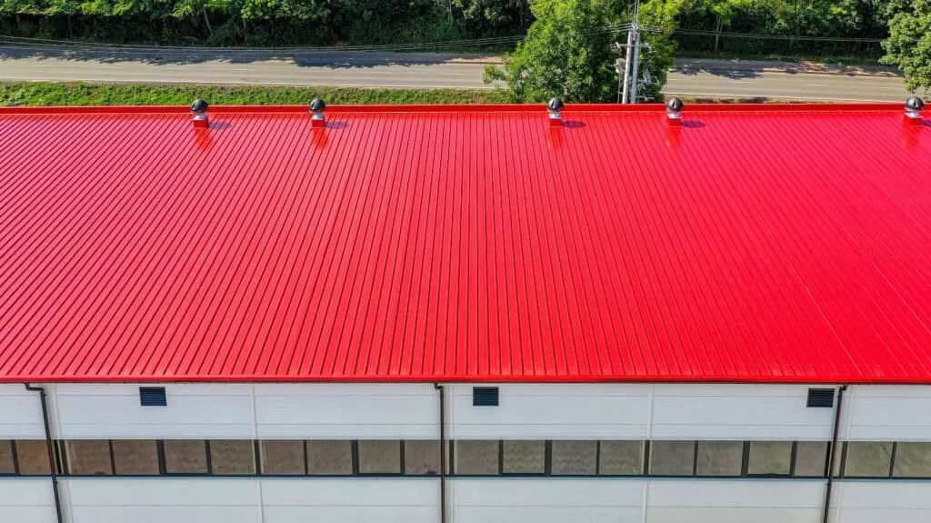 Jak dobrać grubość płyt dachowych?